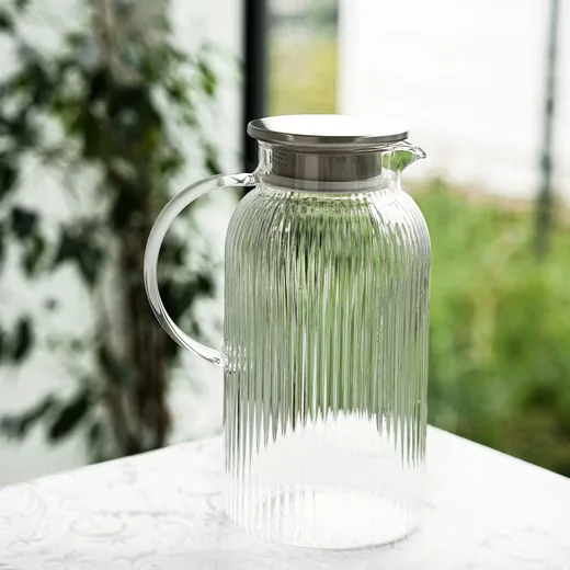 Karaffe "Freya Caraffa" aus hochwertigem Borosilikatglas mit Deckel - 1800ml